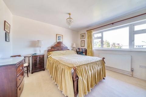 49 Ashurst Drive, Shepperton, TW17 0JH