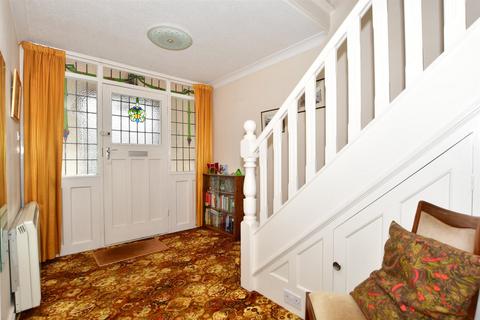 3 bedroom detached house for sale - Medina Avenue, Newport, Isle of Wight