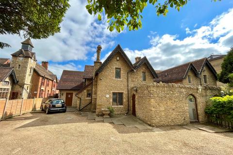 5 bedroom semi-detached house for sale, Bromham Road, Bedford MK40