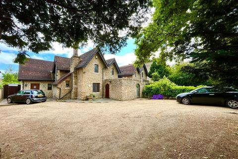 5 bedroom semi-detached house for sale, Bromham Road, Bedford MK40