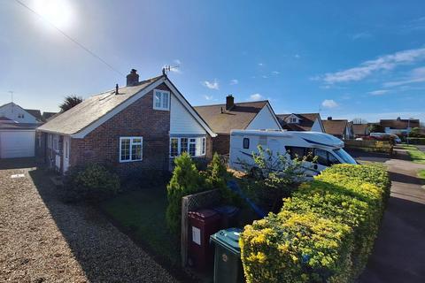 4 bedroom detached house for sale - Tithe Barn Road, Selsey