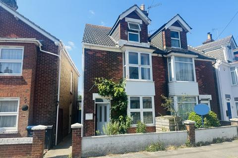 3 bedroom semi-detached house to rent, Emerson Road, Poole
