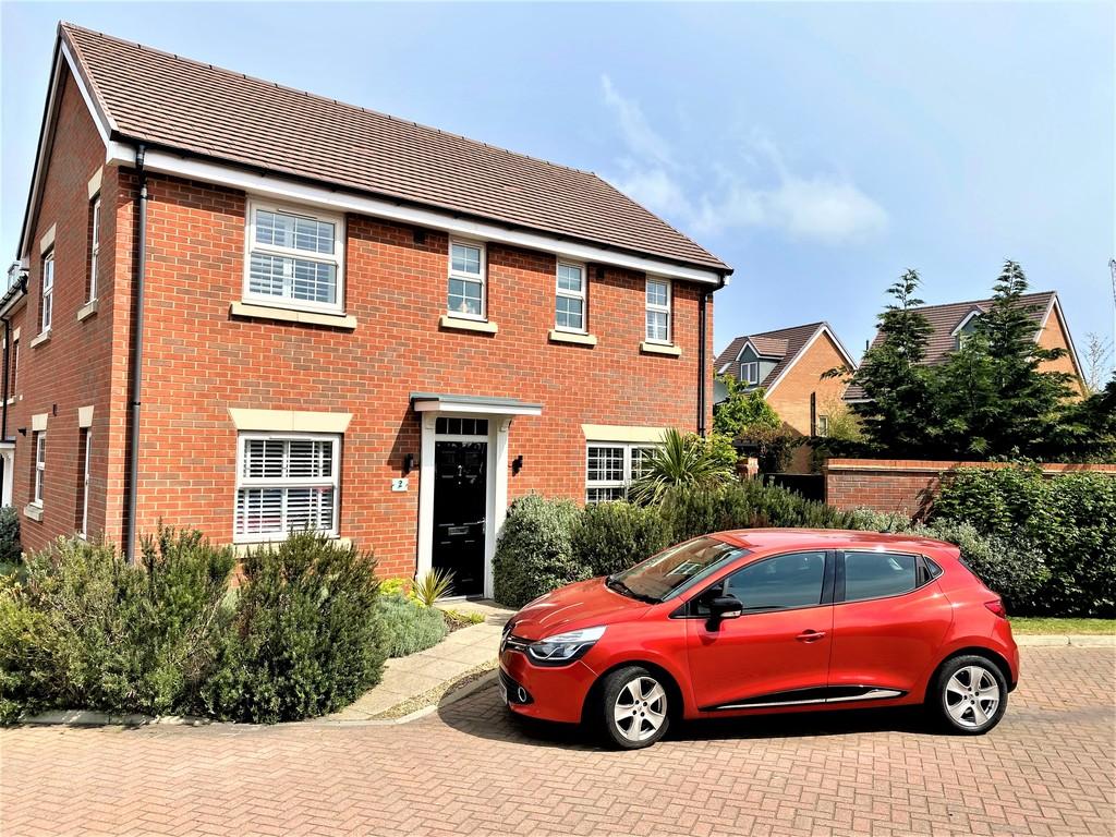 Castle Drive, Margate 3 bed detached house £400,000