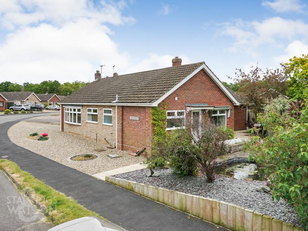 Waveney Road, Ditchingham, Bungay 3 bed detached bungalow for sale £350,000