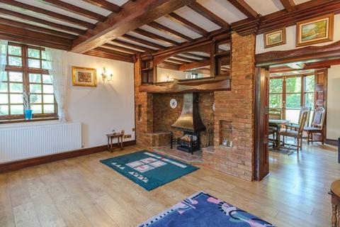 6 bedroom detached house for sale - Lower Penn Farmhouse, Lower Penn, Wolverhampton