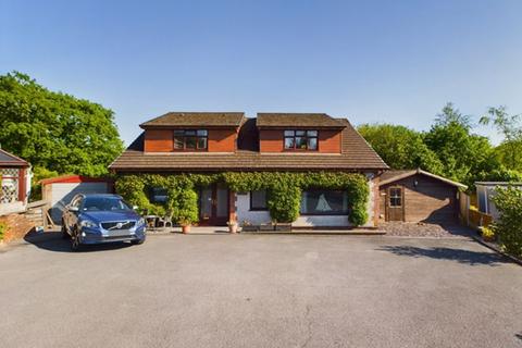 4 bedroom detached house for sale, Maes y Dderwen, Monument Hill, Carmarthen