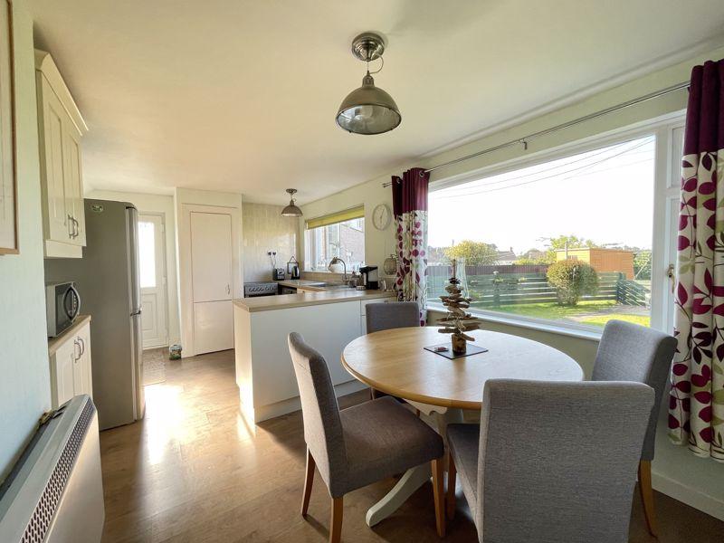 Kitchen / Dining...