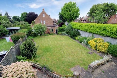 72 Alington Grove, Wallington, SM6 9NG
