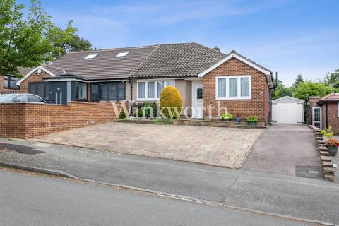 2 bedroom bungalow for sale - Mansfield Avenue, Barnet, EN4