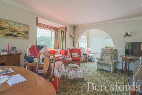 61 Feering Hill, Feering, Colchester, CO5 9PY