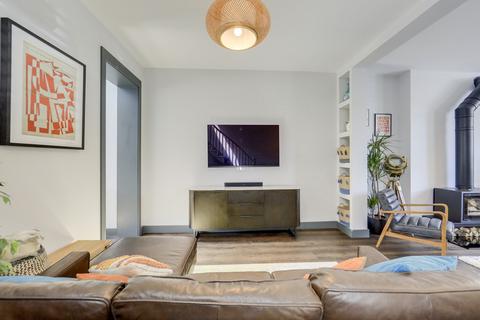 2 Beacon Road, London, SE13 6EH