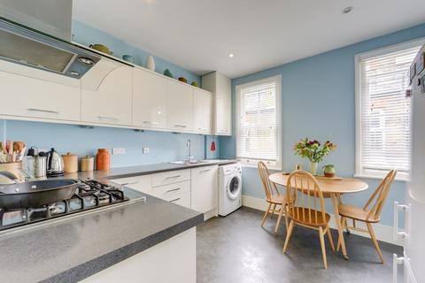 144b Manor Lane, London, SE12 8LP