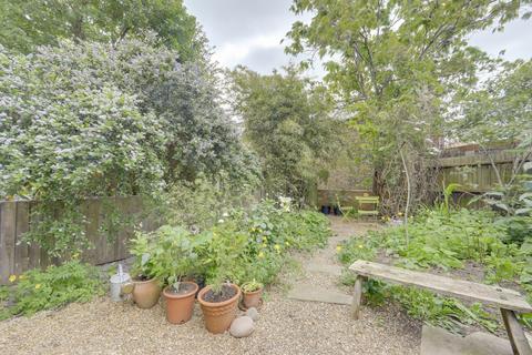 144b Manor Lane, London, SE12 8LP