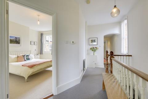 144b Manor Lane, London, SE12 8LP