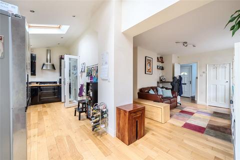 3 bedroom semi-detached house for sale - Parkland Crescent, Leeds, West Yorkshire