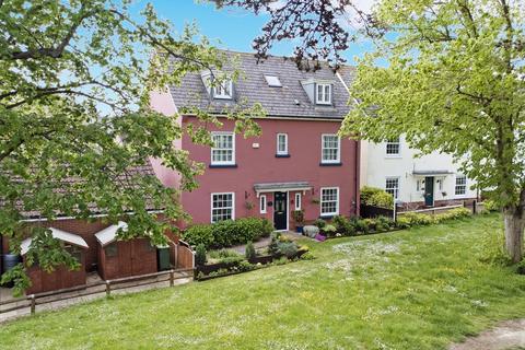 22 Osmond Close, Black Notley, Braintree, CM77 8FH