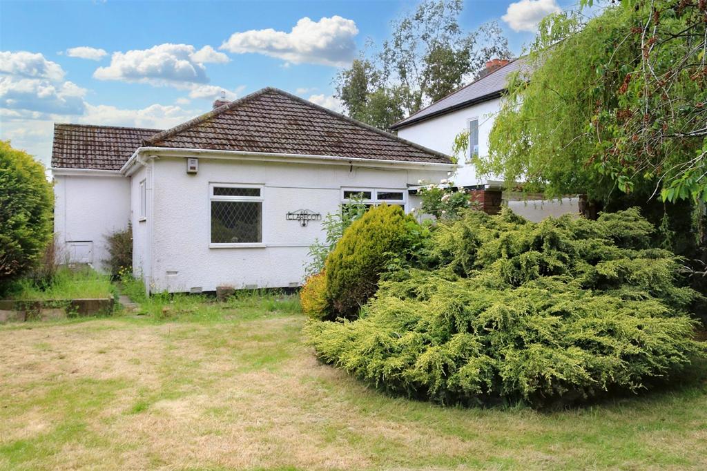 Manor Road, Penn, Wolverhampton 3 bed bungalow for sale £315,000