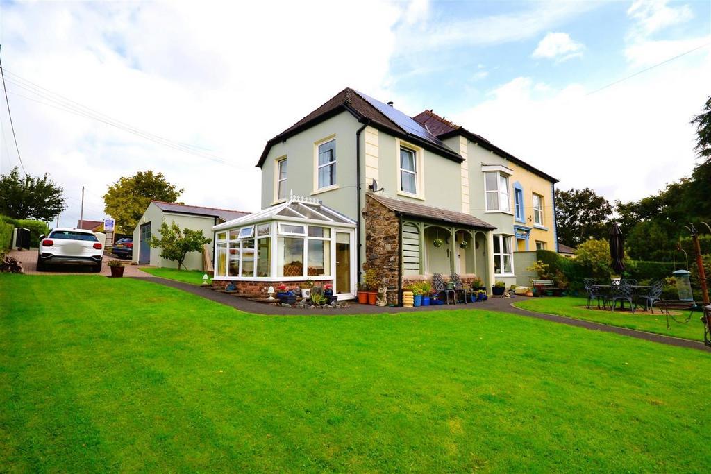 Crowhill, Haverfordwest 5 bed semidetached house for sale £375,000