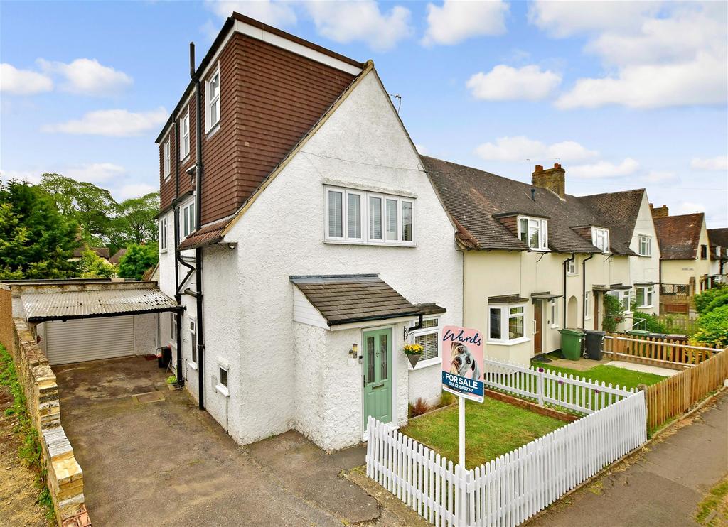Queens Road, Maidstone, Kent 4 bed end of terrace house for sale £400,000