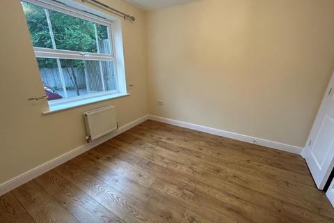 4 bedroom detached house to rent, Manor School View, Overseal, Swadlincote, DE12