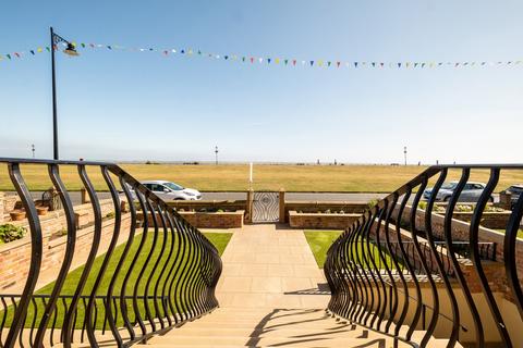 2 bedroom apartment for sale, West Beach, Lytham St. Annes, FY8