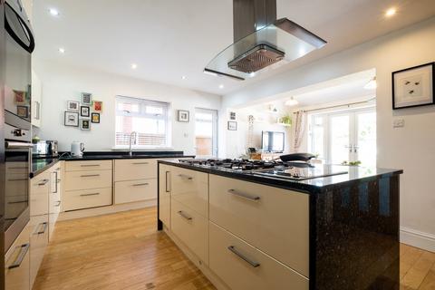 3 bedroom end of terrace house for sale, Kingsway, Lytham St. Annes, FY8