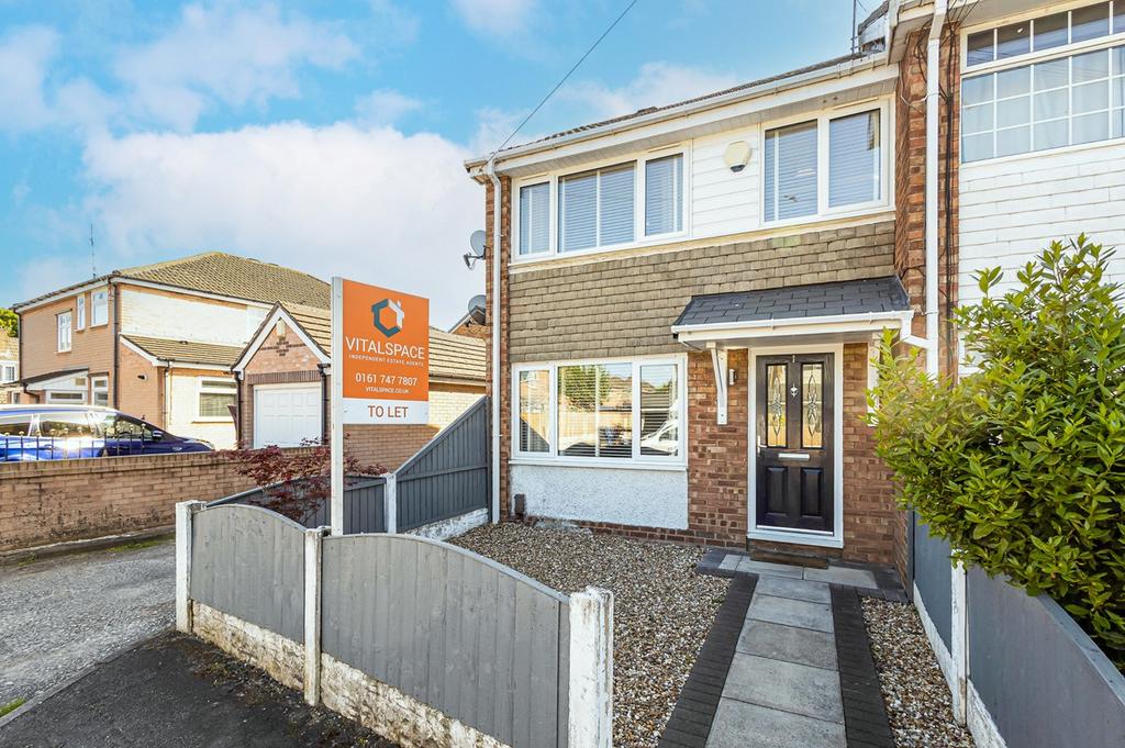 Edale Close, Irlam, Manchester, M44 3 bed end of terrace house £950