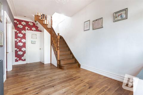 10 Deyncourt Gardens, Upminster, RM14 1DE