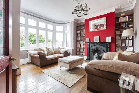 10 Deyncourt Gardens, Upminster, RM14 1DE