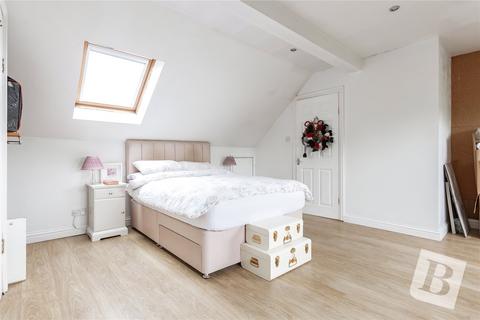 10 Deyncourt Gardens, Upminster, RM14 1DE