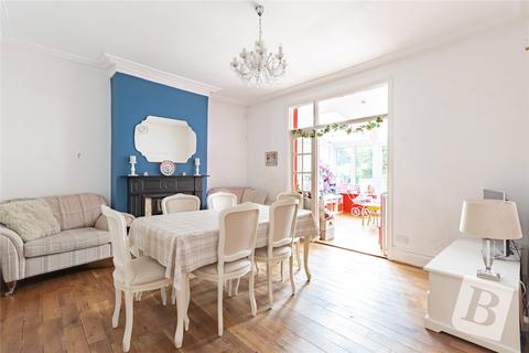 10 Deyncourt Gardens, Upminster, RM14 1DE