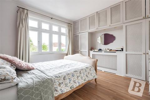 10 Deyncourt Gardens, Upminster, RM14 1DE