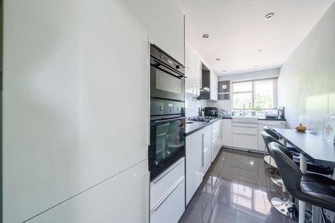 3, Elizabeth Court Yew Tree Road, Slough, SL1 2AH