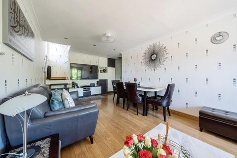 3, Elizabeth Court Yew Tree Road, Slough, SL1 2AH
