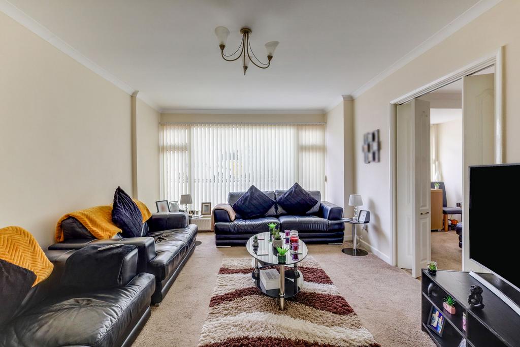 Elizabeth Close, Hockley, SS5 3 bed detached house for sale £425,000