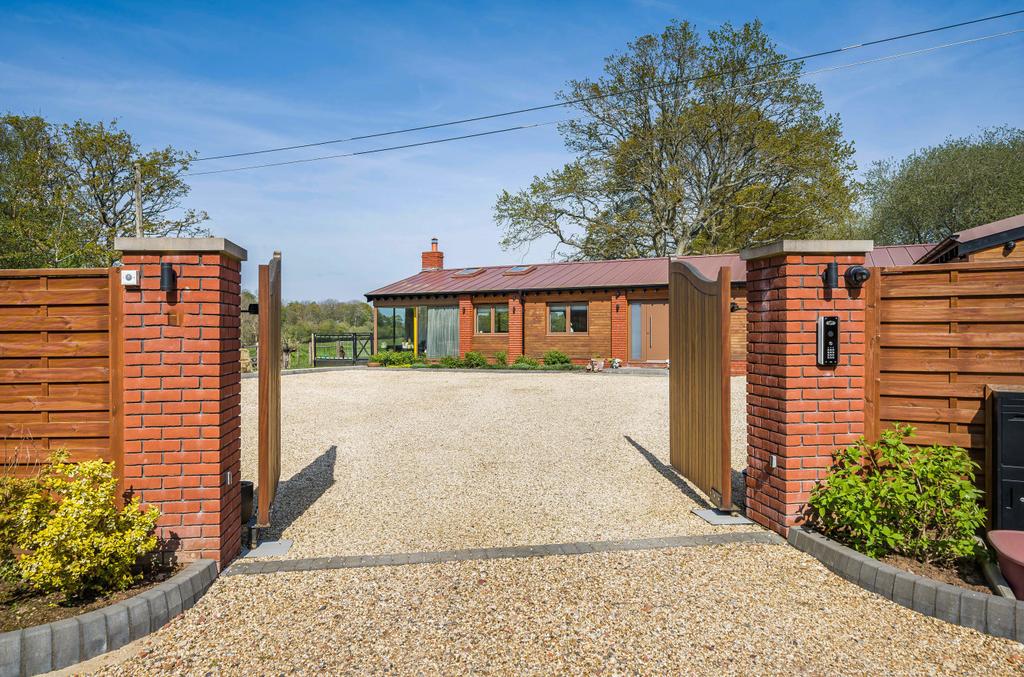 Copthorne Road, Felbridge, East Grinstead, Surrey 4 bed property with