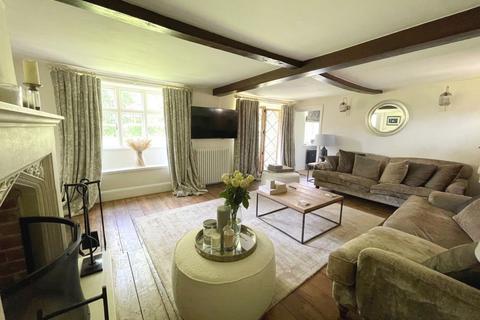 5 bedroom character property for sale - High Street, Collingtree, Northampton NN4 0NE