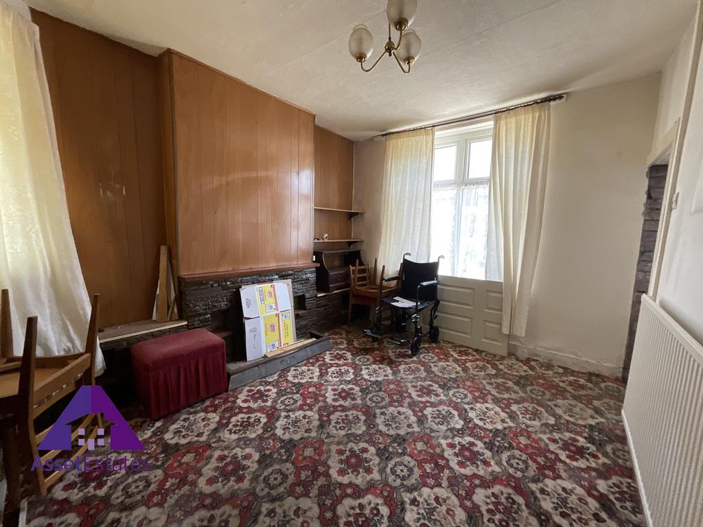 Carlyle Street, Abertillery, NP13 1UF 4 bed end of terrace house £69,950