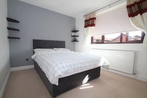2 bedroom semi-detached house to rent, Pinfold Way, Sherburn in Elmet, Leeds, UK, LS25