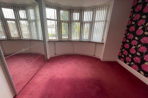 3 bedroom semi-detached house to rent - Reeves Avenue, Luton