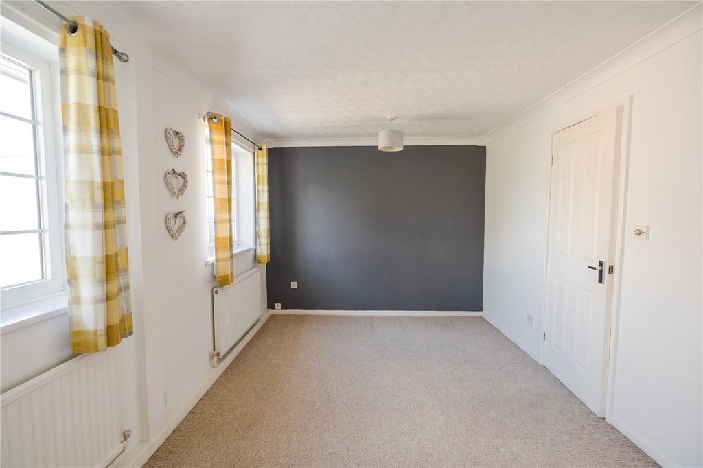 Bedroom 1 (2)