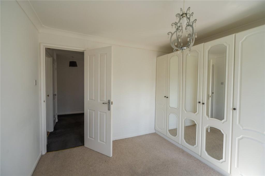 Bedroom 2 (2)