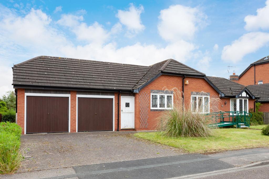 Manor Garth, Wigginton, YO32 3 bed detached bungalow for sale £430,000