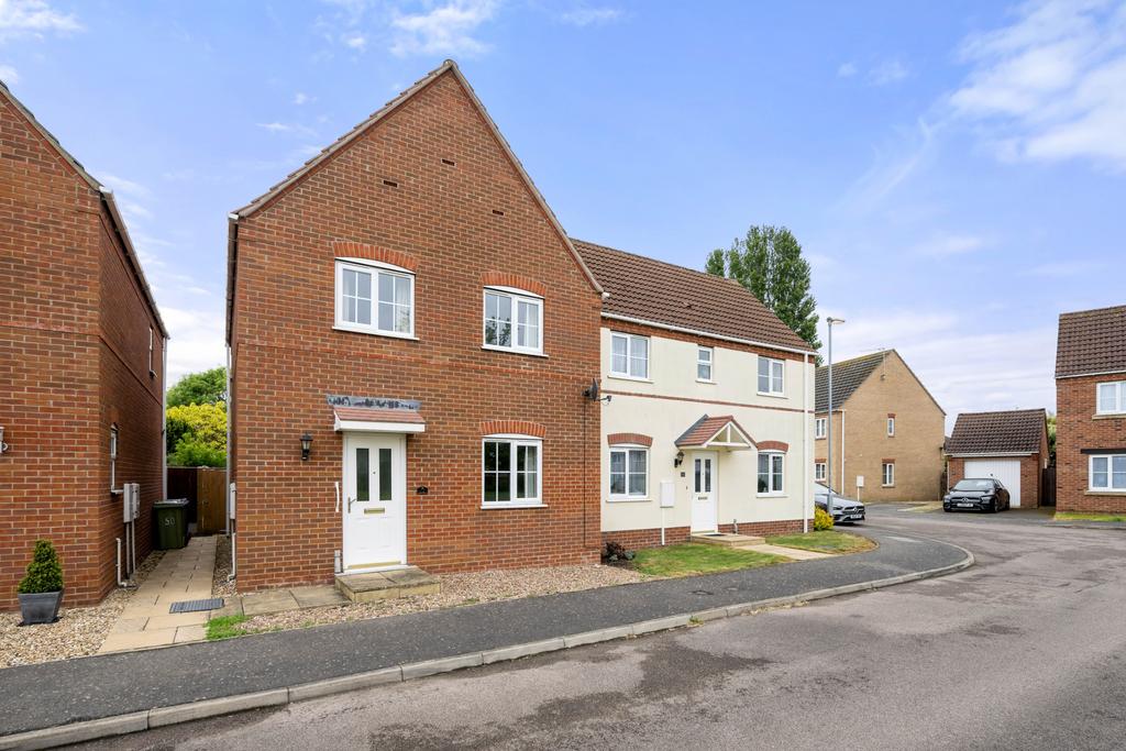 Thomas Middlecott Drive, Kirton, PE20 3 bed semidetached house for