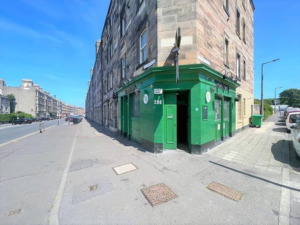 Easter Road, Easter Road, Edinburgh, EH7 Property £1,500 pcm (£346 pw)