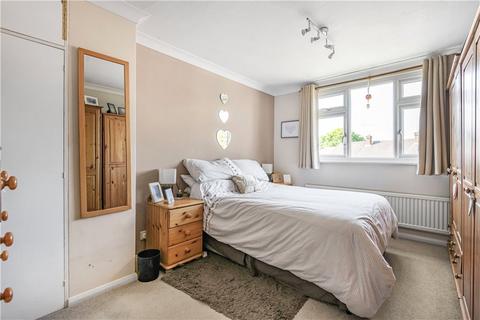 3 bedroom terraced house for sale - Robin Hood Crescent, Knaphill, Woking, Surrey, GU21