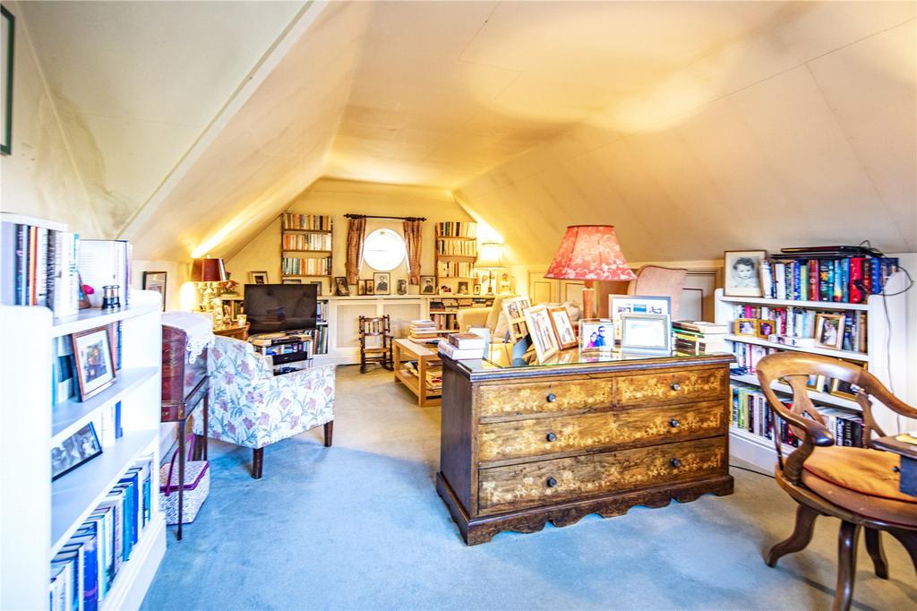 Family Room/Bedroom