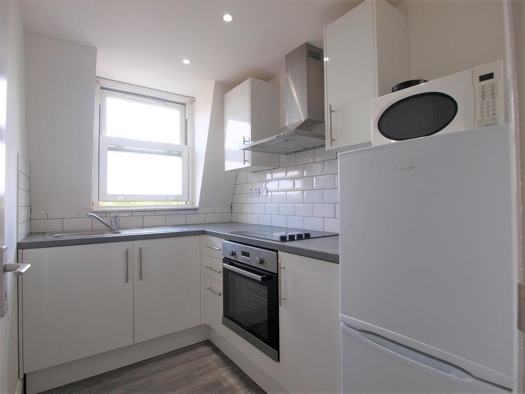 Hornsey Road, Islington, N19 2 bed flat - £1,700 pcm (£392 pw)