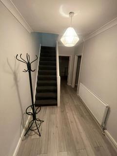 3 bedroom end of terrace house to rent - Whitecroft Road Luton LU2 0JS