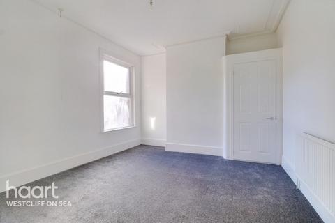 3 bedroom flat for sale, Ceylon Road, Westcliff-On-Sea